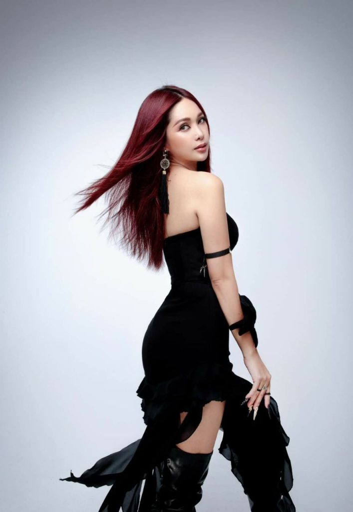 This image has an empty alt attribute; its file name is IMG_2857-707x1024.jpeg