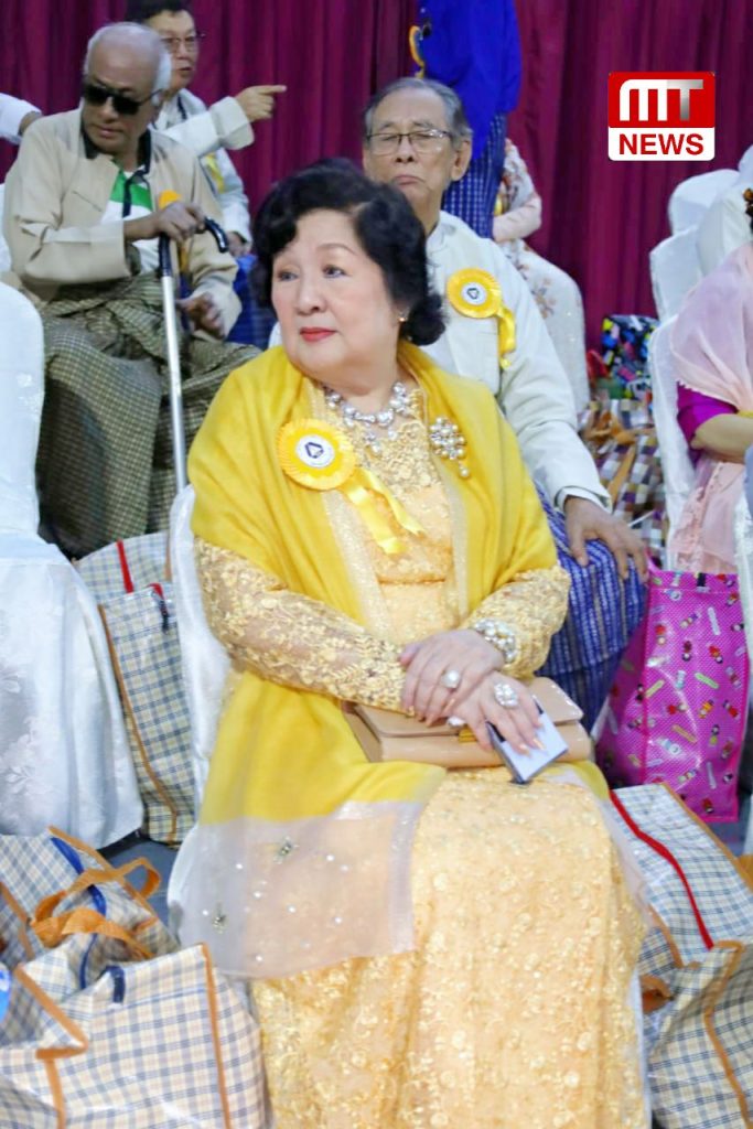 This image has an empty alt attribute; its file name is photo_2023-10-13_14-16-14-683x1024.jpg