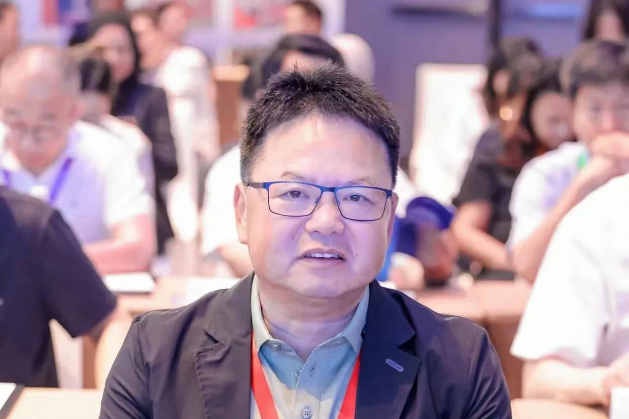 eyJ3IjoxMjUwLCJmIjoid2VicCIsImsiOiJhN2EzZTJkZDFlOWYxNDM1OGRkMjNhYmQ1NzcyNjcyYyIsImNyb3AiOlsxLDI0NSwxMjgxLDg1NF0sInIiOjEuNSwibyI6Imdsb2JhbCJ9