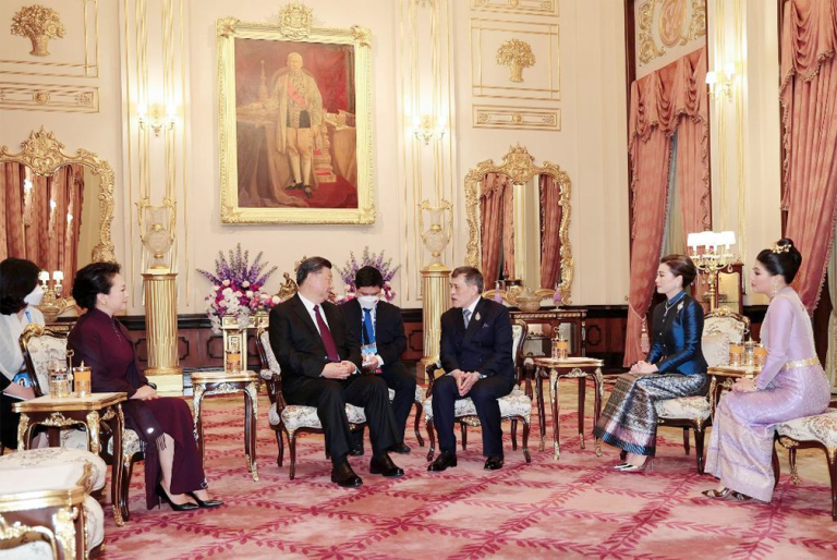 thai-king-visit-china