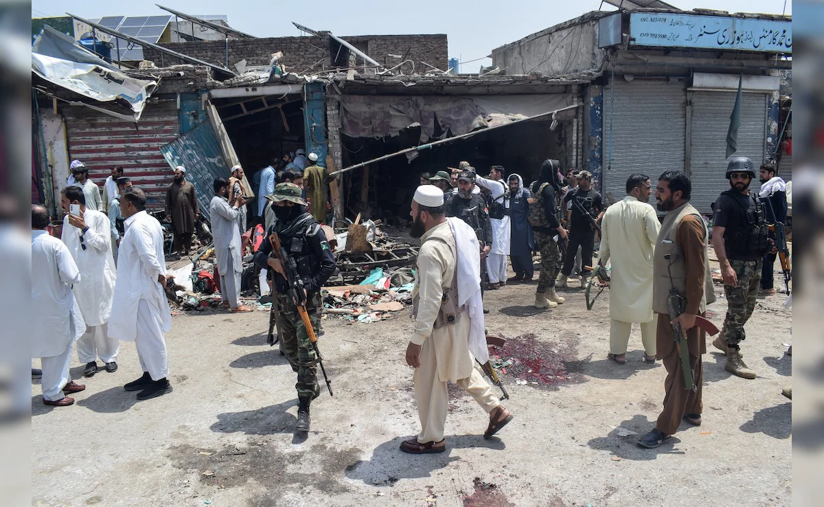 bq5ph75_pakistan-attack-afp_625x300_12_May_26