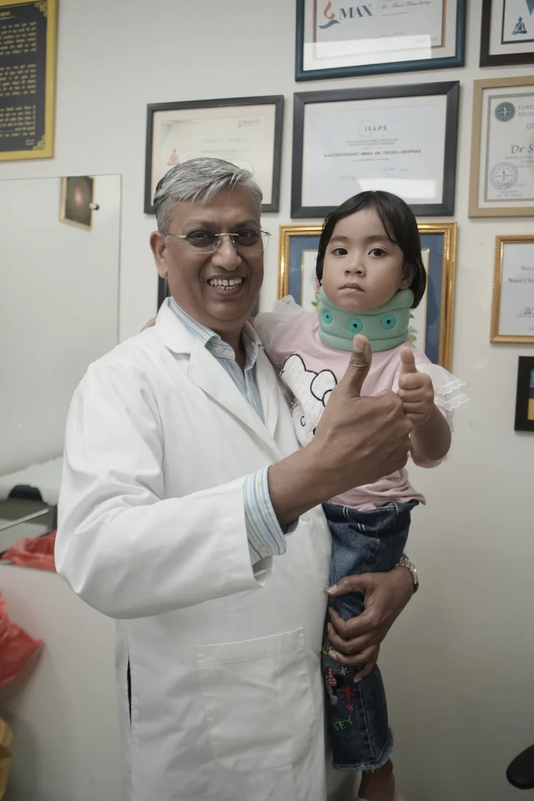 Max+Super+Speciality+Hospital,+Saket,+have+successfully+corrected+a+congenital+neck+deformity+in+a+four-year-old+girl+from+Myanmar